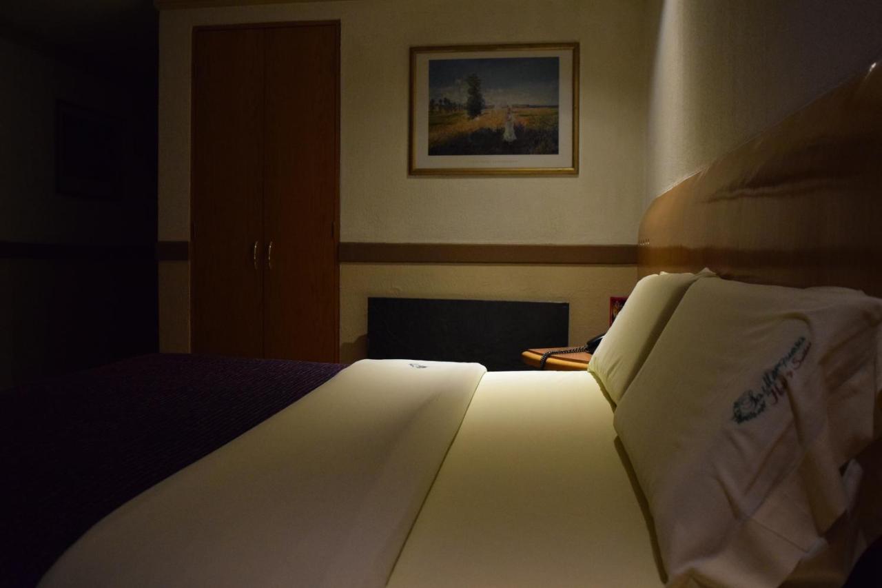 Hotel & Suites La Marquesa Toluca Eksteriør billede